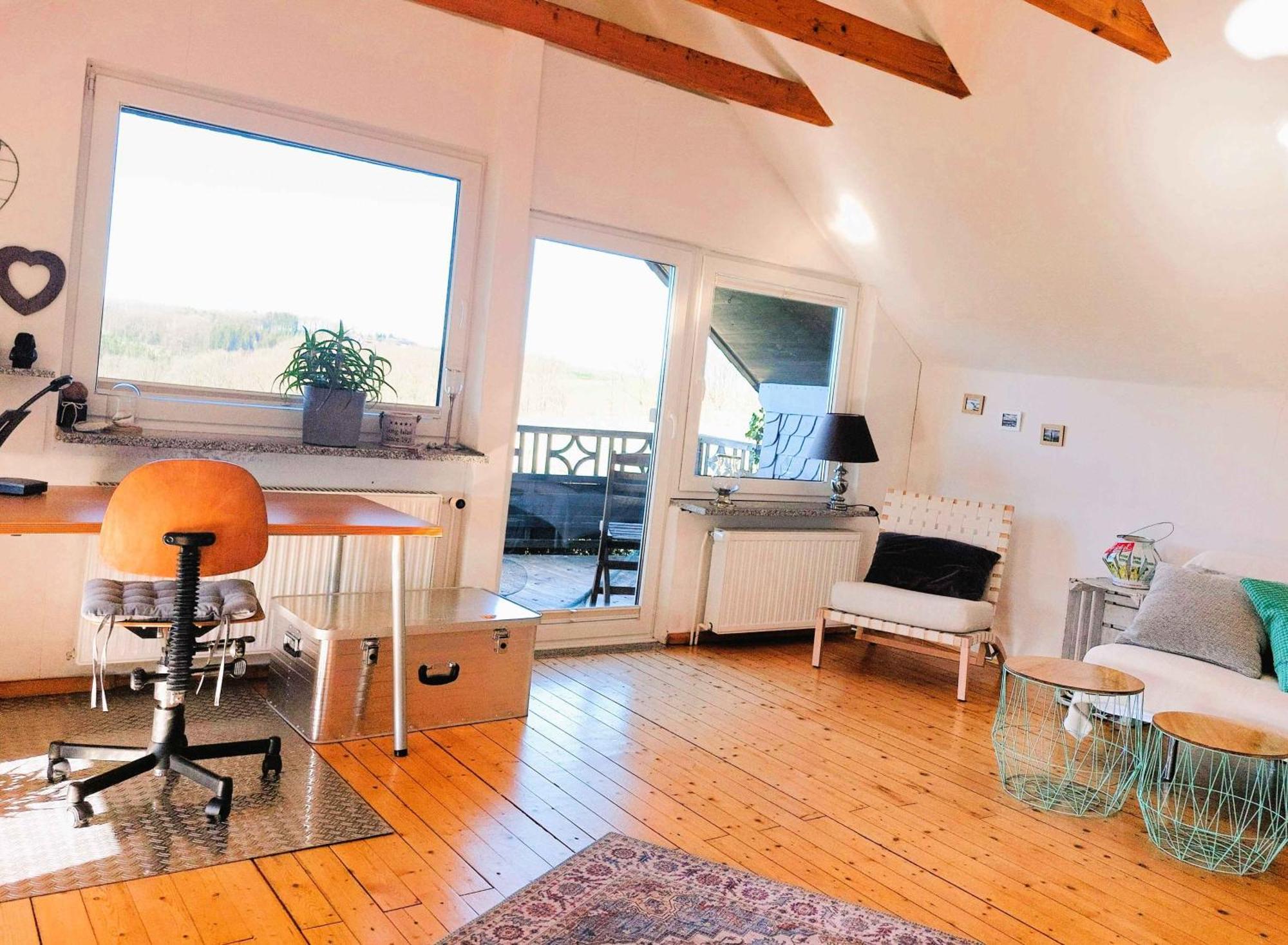 Kleines Haus Mitten In Der Natur Mit Eigener Terrasse Und Sonnenbalkon Halver Exterior foto